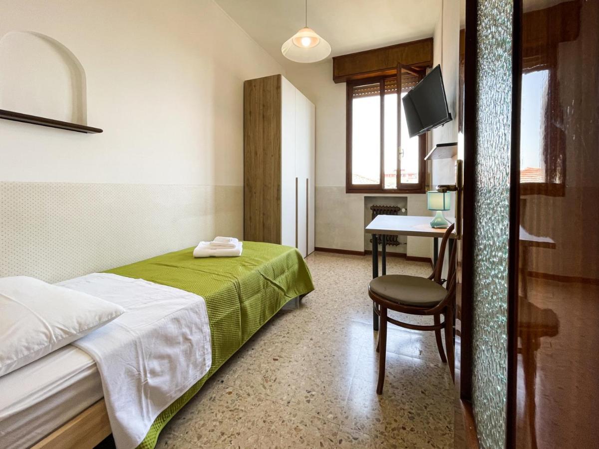 Casa Gramsci - Affitti Brevi Italia Hotel Модена Екстериор снимка