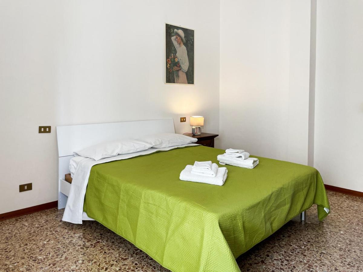 Casa Gramsci - Affitti Brevi Italia Hotel Модена Екстериор снимка