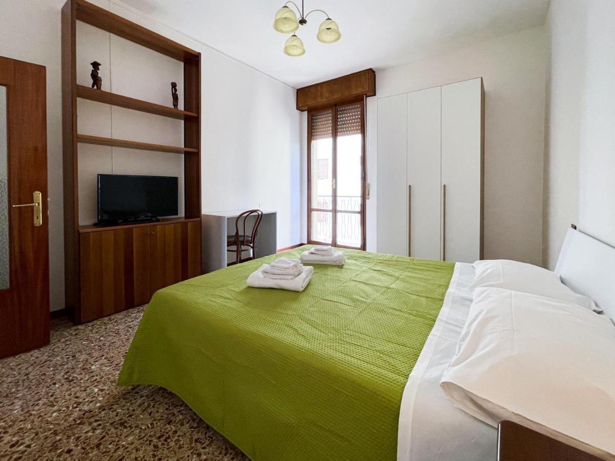 Casa Gramsci - Affitti Brevi Italia Hotel Модена Екстериор снимка
