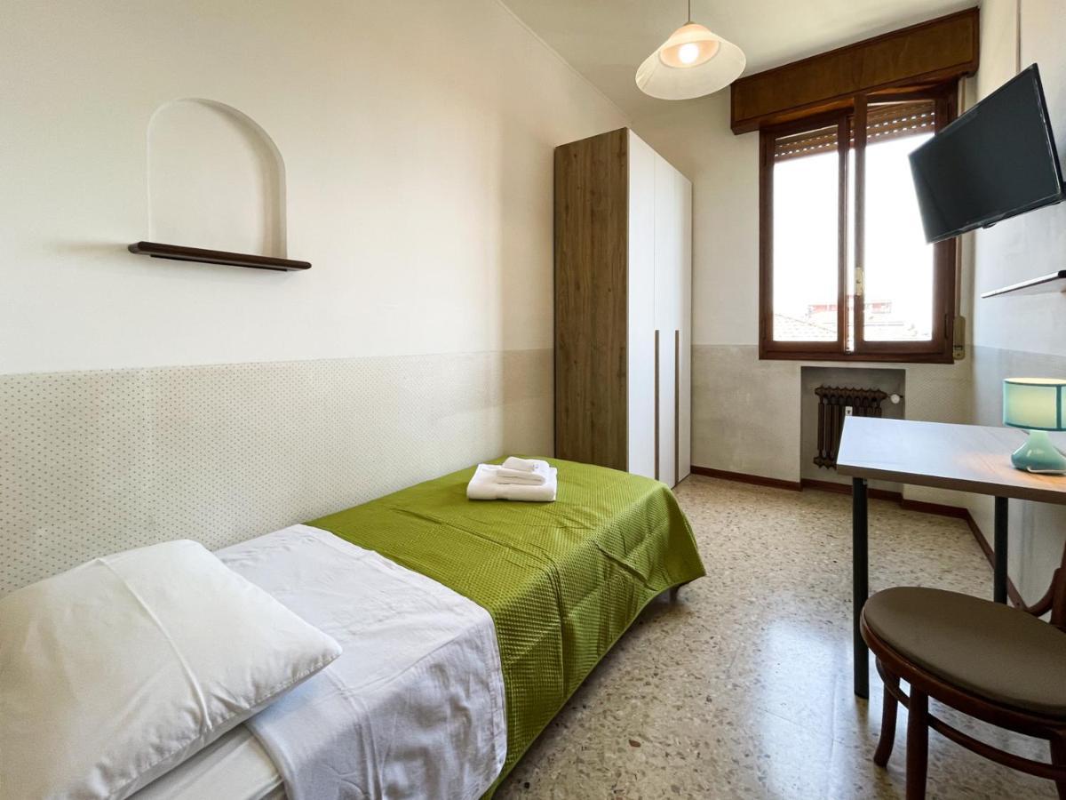 Casa Gramsci - Affitti Brevi Italia Hotel Модена Екстериор снимка